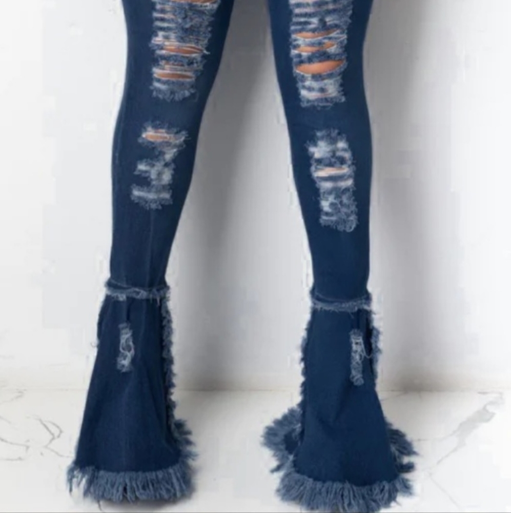 Distressed jean - Picture 2 of 2